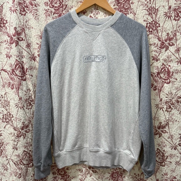 Fabletics Crewneck Sweatshirt Gray Raglan Pullover — Size M - Picture 1 of 7